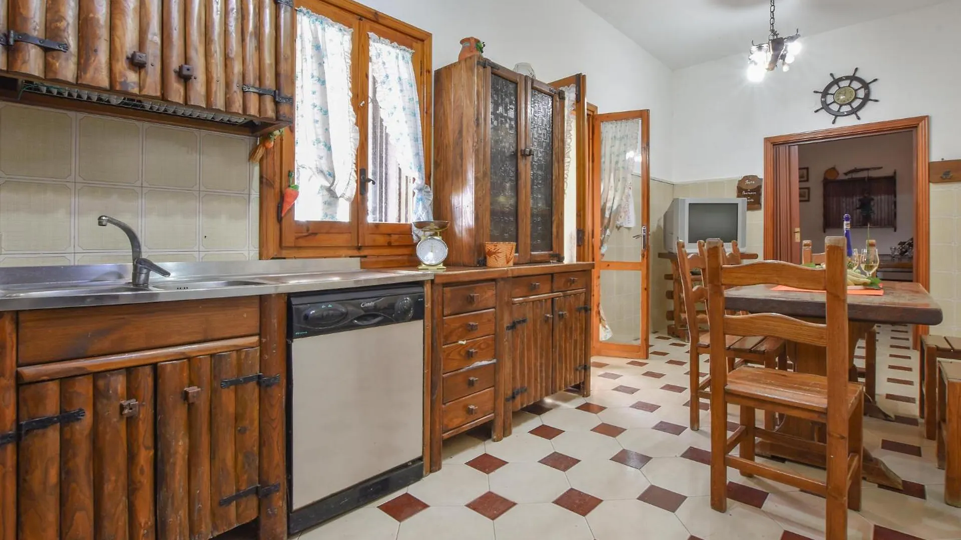 Awesome Home In Assoro With Wifi 0*,  איטליה